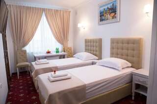 Мини-отель Bavaria Гатное Двухместный номер с 1 кроватью или 2 отдельными кроватями-13